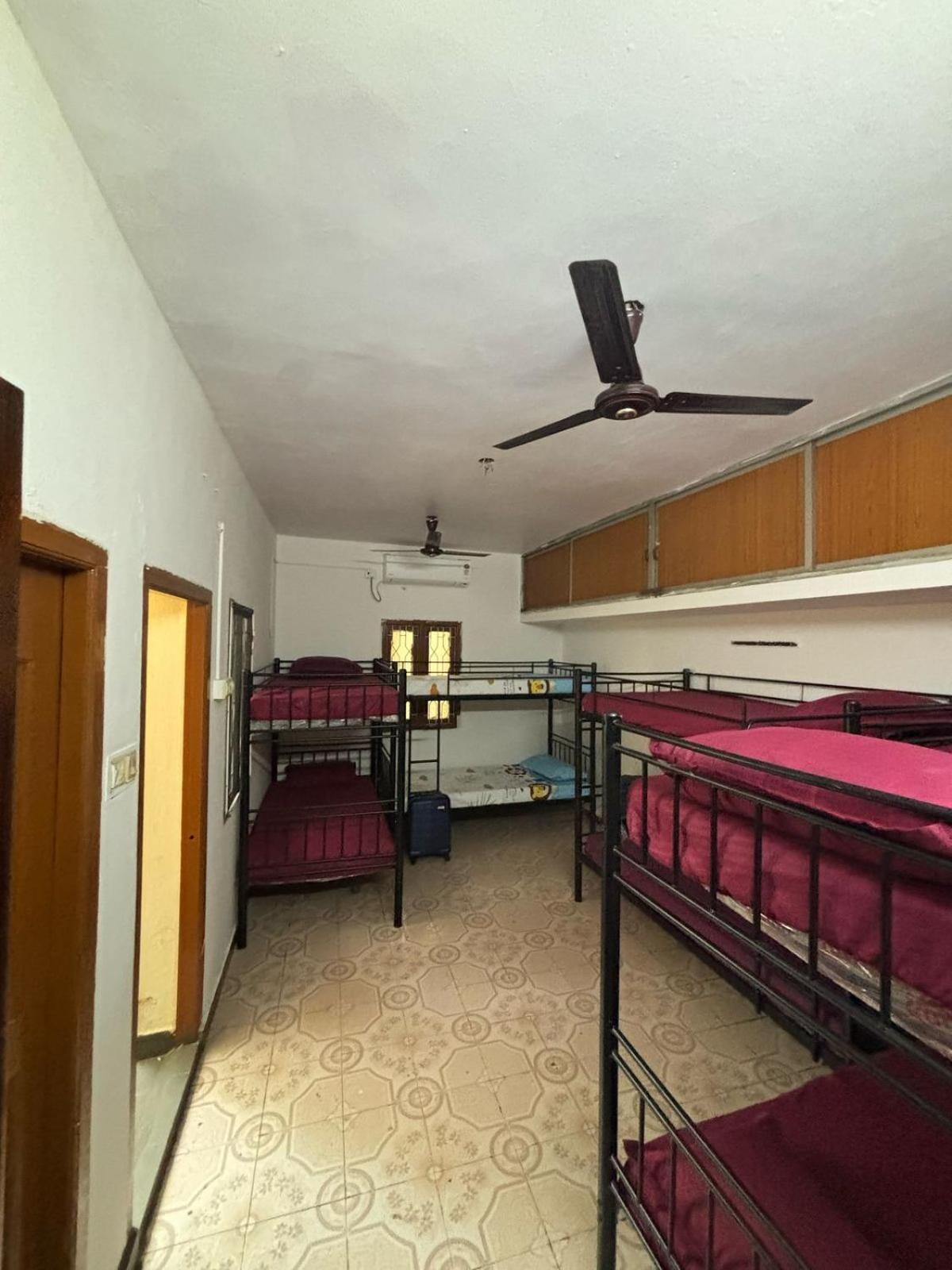 Hostel Madras Ngoại thất bức ảnh